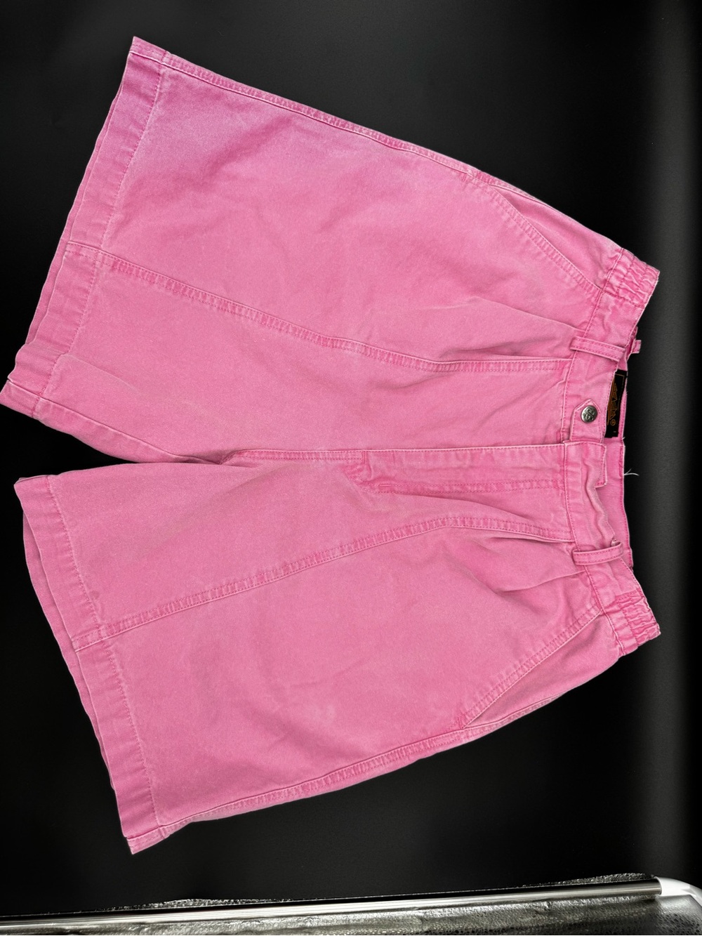Vintage Eddie Bauer High-Waist Pink Bermuda Shorts with Elastic Side Panels